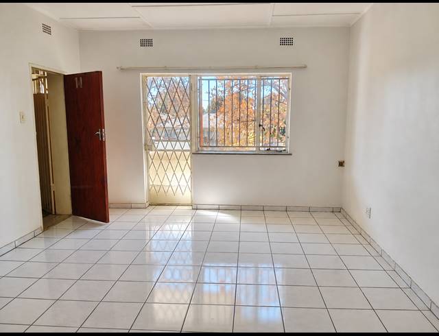 2 BEDROOM FLAT FOR SALE IN THREE RIVERS